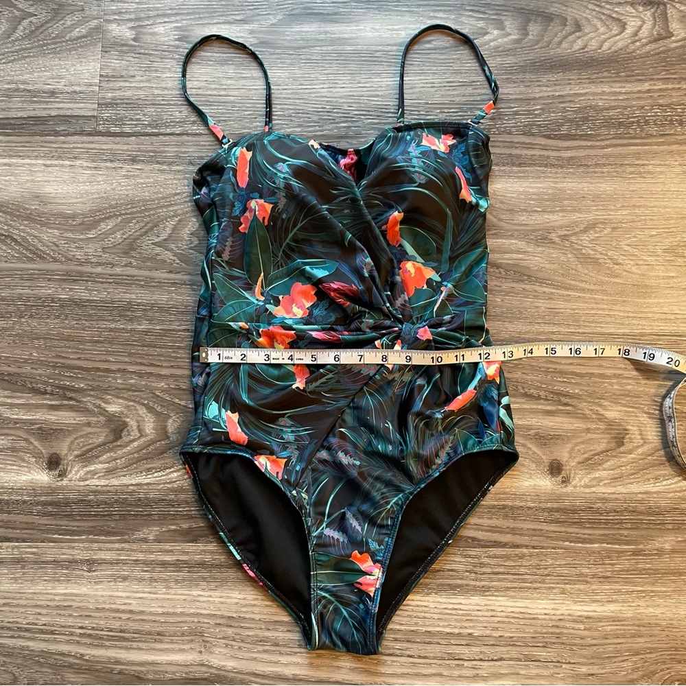 Nicole Miller Women’s  One Piece Swimsuit - Floral. M - Picture 4 of 10